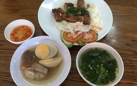 Oanh Thám - Cơm Bình Dân & Đặc Sản Đồi Núi