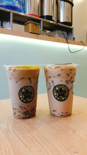 Trà sữa kim cương đen okinawa và tặng 1 hồng trà sữa. Rất ngon ạ. Mỗi lần mua lại thử 1 vị cho trọn bộ nhà toco  😉