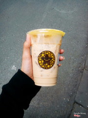 Đang có mua 1 trà sữa bất kỳ tặng 1 hồng trà sữa size M ✌ 