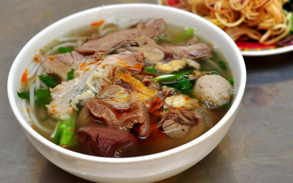 Điểm Tâm Sáng - Bún Bò Gân