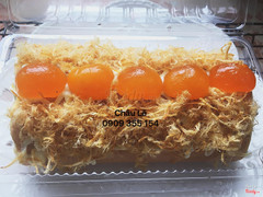Bông lan cuộn trứng muối sốt phô mai phủ chà bông!
