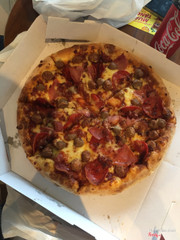 Đi học nhóm gọi pizza ăn