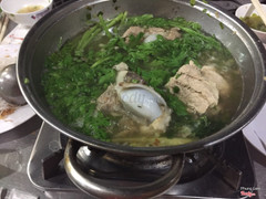 em sắp đi xa rồi, tui chỉ biết buồn ngồi nhậu và nhớ về em