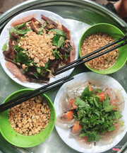 nộm và bánh lọc