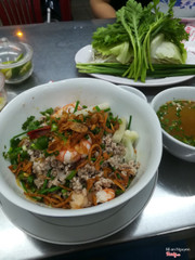 hủ tiếu nam vang khô