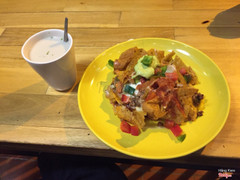 Nachos bò đặc biệt và sữa gạo quế thơm thơm ngậy ngậy