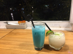 Margarita đá bào và một loại cocktail gì đó có dừa
