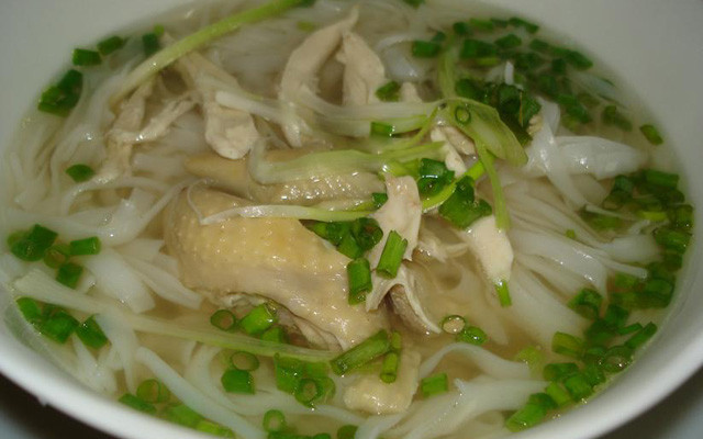 Phở Gà Ta - Quỳnh Lôi