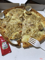 Pizza hải sản sốt kem