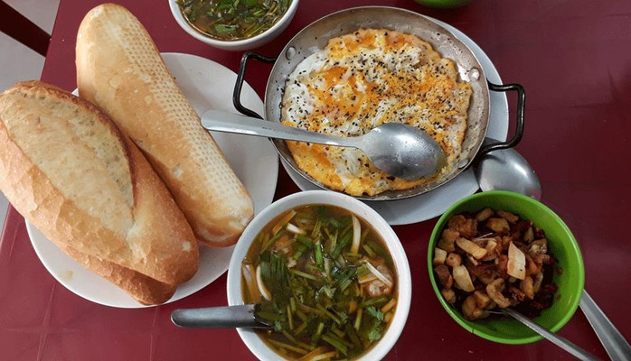 Bánh Mì Xíu Mại & Sữa Đậu Nành - Nguyễn Công Trứ