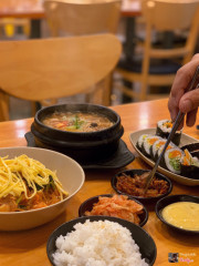 Kimbab Cheese + Miến Japchae cay + Súp Bulgogi