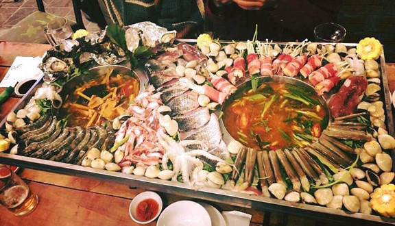 Lẩu Nhà Á Đông