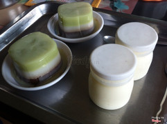 Sữa chua hộp, bánh thạch