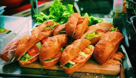 Bánh Mì Giòn Bò - Lữ Gia