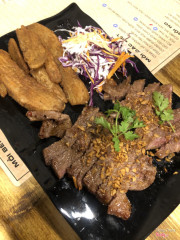 Steak 2 miếng to bự lắm nha