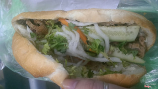 bánh mì 15k