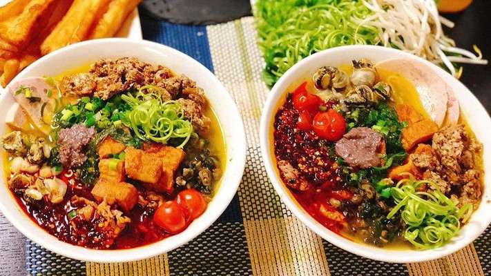 Quán Bún Riêu Tân Định - Mã Lộ