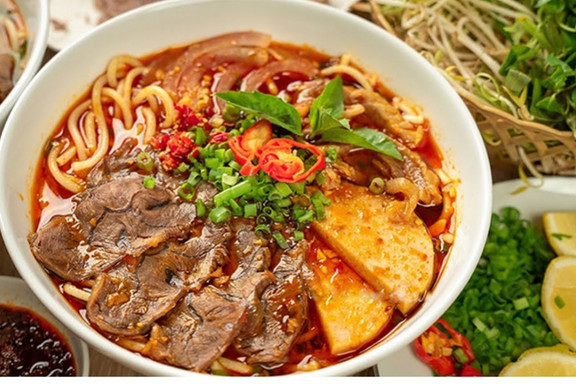 Bún Bò Huế Mỡ Nổi