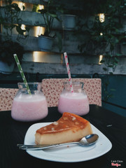 Lavender Lemonade + bánh trứng lạnh vị cam