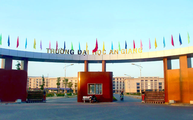 Đại Học An Giang - Ung Văn Khiêm