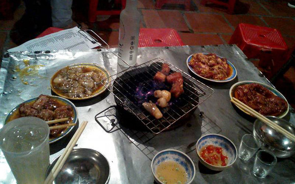 Lẩu & Nướng - Nguyễn Văn Linh