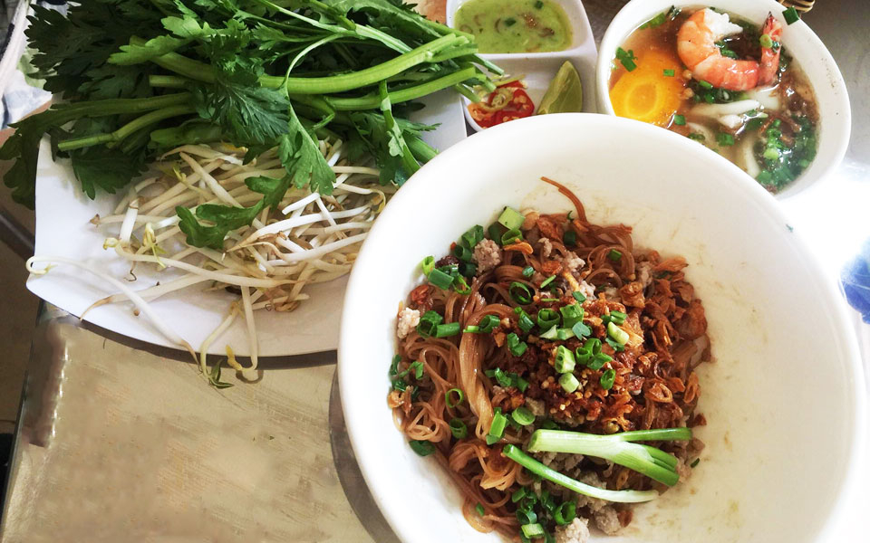 Quán Ngon Ngon - Điểm Tâm Sáng & Lẩu Nướng ở Quận 5, TP. HCM | Menu ...