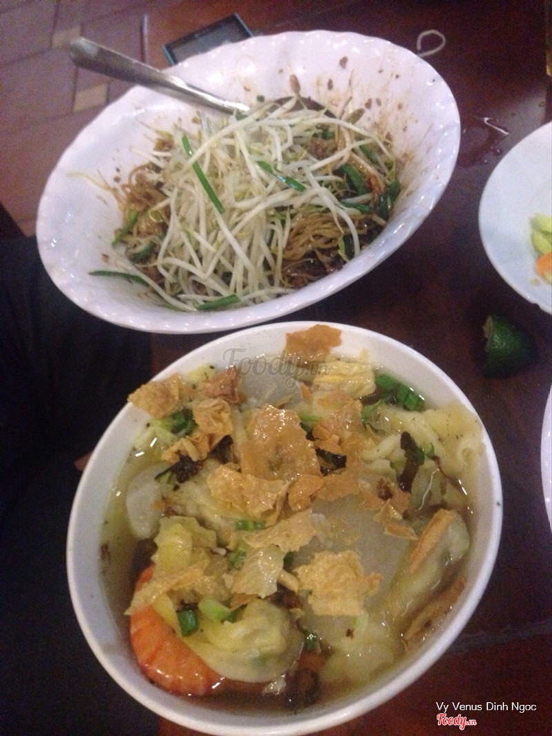 hủ tiếu khô hoành thánh