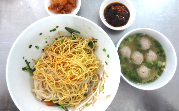 Hưng Ký Mì Gia - Phan Đình Phùng