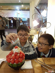 Háo hức thử món bingsu. Ngon!