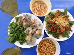 nộm và bánh lọc