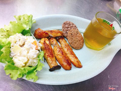 Nấm nướng BBQ k&#232;m salad