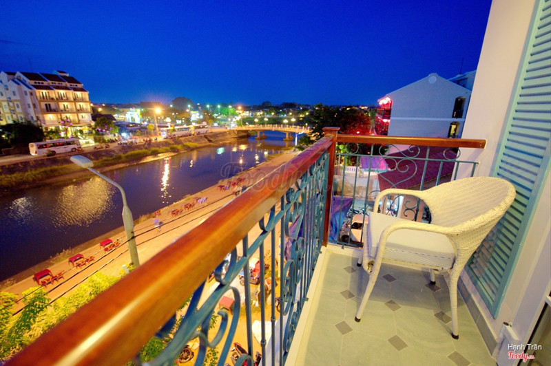 The view to Hoai river at night
