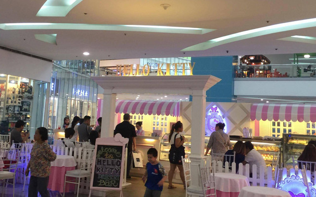 Hello Kitty Cafe & Bakery - North Edsa Shopping Mall