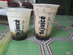 Và đây là lần ord thứ hai. Ly sữa tươi tặng kèm bị teo nhỏ lại :))) Ít ra lần này phân biệt được trà sữa với sữa tươi.