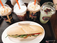 Trà xanh đậu đỏ 39k , bánh mì và trà hạt sen 49k 