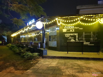 Tọa lạc ngay ngã tư Đối diện cổng chính G1 Sam sung Sev, Kocha coffee sẽ không làm bạn thất vọng với menu đa dạng, sản phẩm chất lượng tốt,không gian trẻ trung, hấp dẫn, giá cả lại vô cùng hợp lý