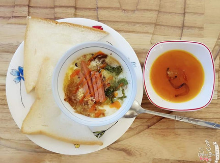 Trứng chén nướng.