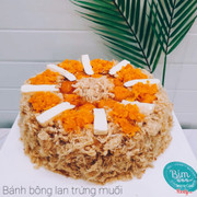 Bánh bông lan trứng muối.