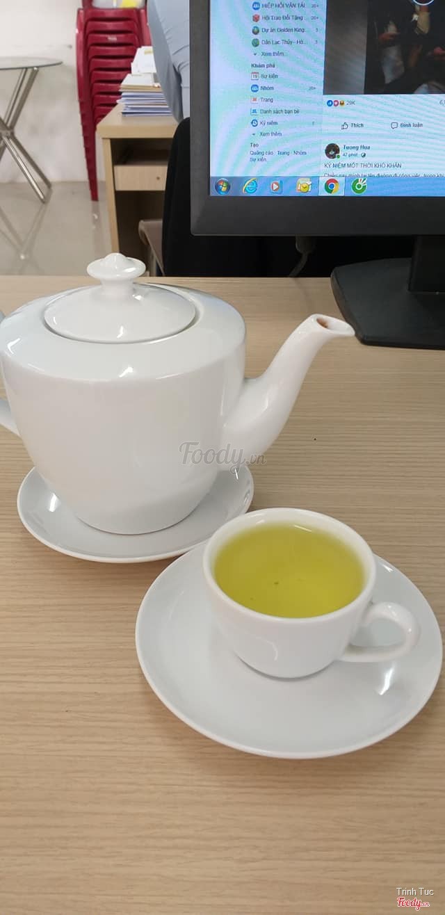 Trà được pha ra màu Xanh tự nhiên