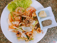 Mực chiên nước mắm