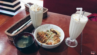 Caramel frappeccino, chikinkatsudon, mango strawberry