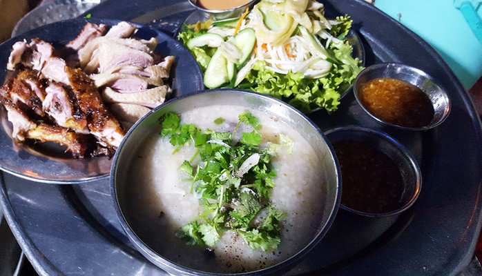 Cô Đức - Cháo Vịt & Bánh Cuốn Nem