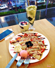 Crepe nho đen dâu tây