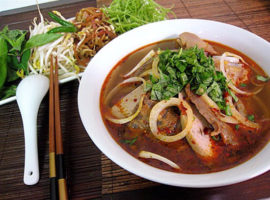 Bún Bò Huế - Tường Vy