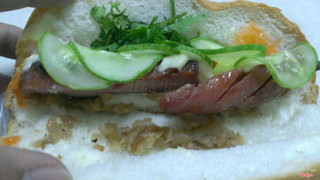 Bánh mì lạp xưởng