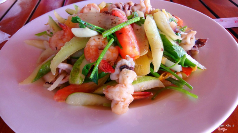 Hải sản xào rau củ