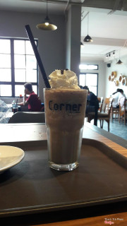 Coffee Cookies. Hơi ngọt so với mình.