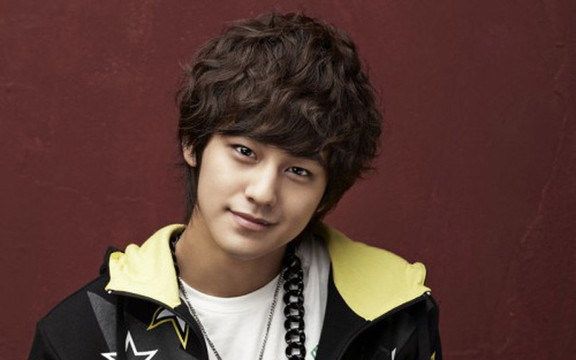 Cắt Tóc Nam Văn Hậu