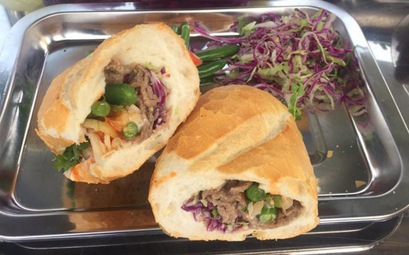 Bánh Mì Bò Áp Chảo Bình Dân