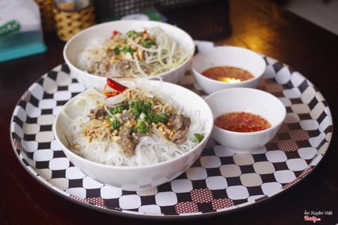 Bún bò xào
